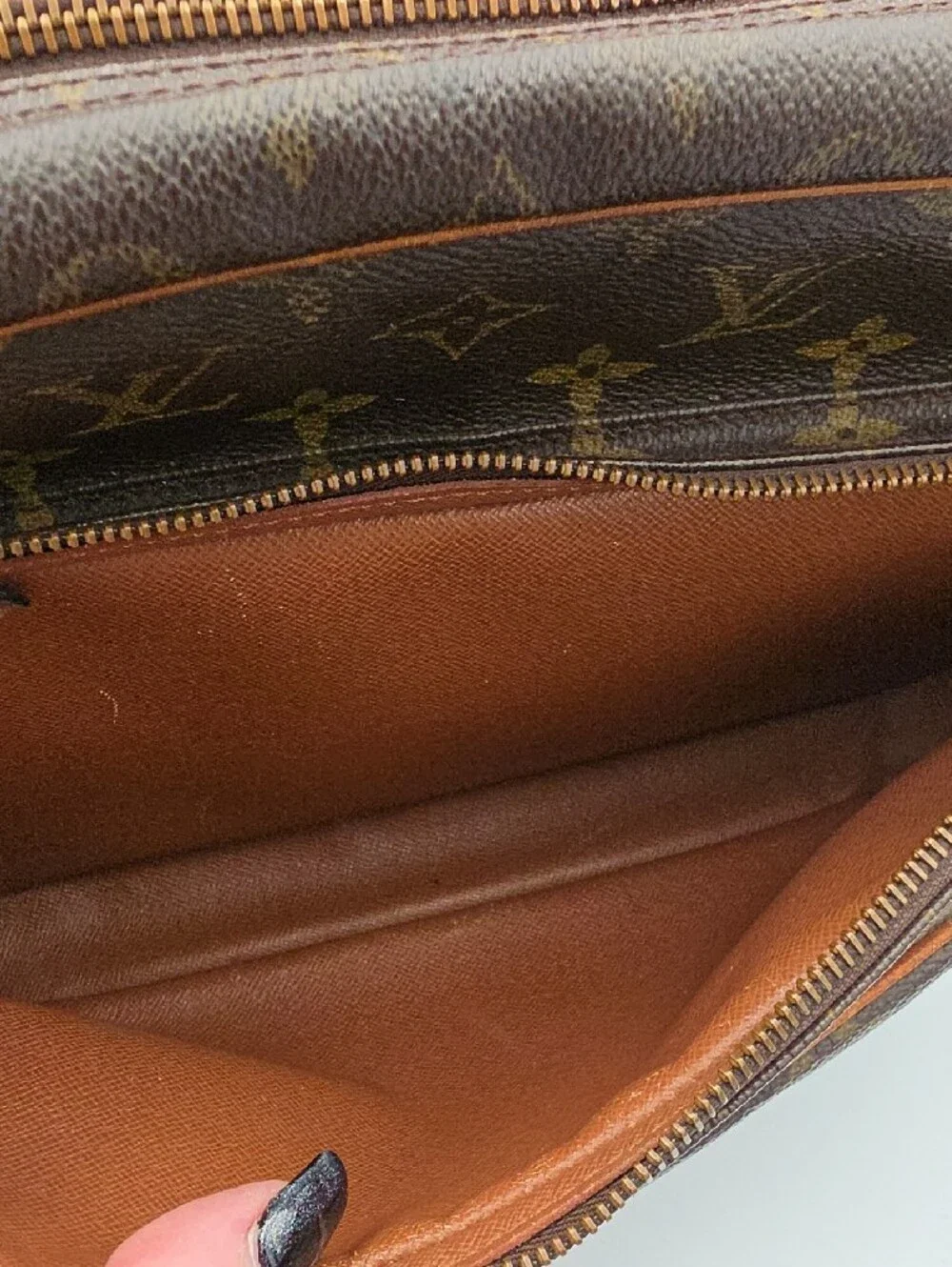 Louis Vuitton Brown Monogram Nil 28 Medium Messenger Unisex Bag COA(VERY GOOD)✨️